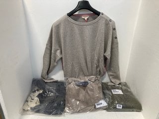 QTY OF ASSORTED WOMENS CLOTHING ITEMS TO INCLUDE WYNNE COLLECTION WOOL KNIT JUMPER IN GREEN/SLIVER UK SIZE 3XL: LOCATION - B4