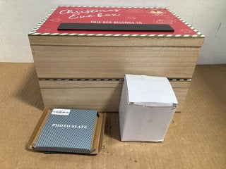 2 X WOODEN CHRISTMAS EVE BOXES: LOCATION - B7