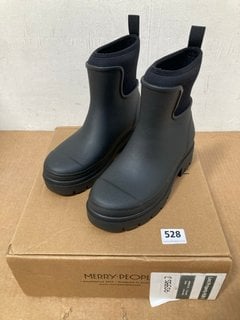 MERRY PEOPLE TULLY ANKLE WELLINGTON BOOTS IN BLACK UK SIZE 5: LOCATION - B8