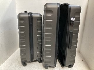 JOHN LEWIS & PARTNERS ANYDAY GIRONA 65CM 4-WHEEL MEDIUM SUITCASE IN GREY TO INCLUDE JOHN LEWIS & PARTNERS ANYDAY GIRONA 75CM 4-WHEEL LARGE SUITCASE IN GREY: LOCATION - A0