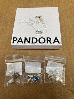 4 X PANDORA JEWELLERY IN VARIOUS SIZES TO INCLUDE NAN HEART DANGLE CHARM: LOCATION - B15