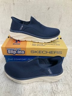 SKECHERS D LUX WALKER 2.0 HAPPY STEP SLIP ON RUNNERS IN NAVY BLUE UK SIZE 6: LOCATION - A1