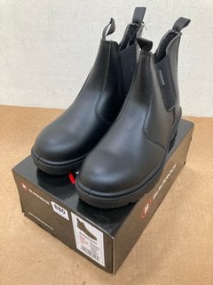 BLACKROCK DEALER STEEL TOE CAP BOOTS IN BLACK - SIZE UK 9: LOCATION - C13