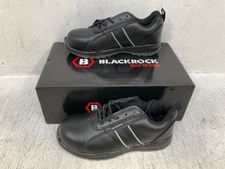 BLACKROCK CORONA STEEL TOE CAP TRAINERS IN BLACK - SIZE UK 4: LOCATION - C12