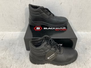 BLACKROCK CHUKKA STEEL TOE CAP BOOTS IN BLACK - SIZE UK 10: LOCATION - C12