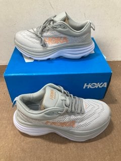 HOKA WOMENS BONDI 8 TRAINERS IN WHITE/GREY/CORAL - UK 5: LOCATION - C9