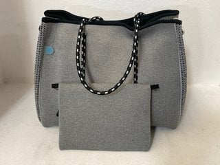 CHUCHKA GRANITE NEOPRENE TOTE BAG IN GREY MARBLE: LOCATION - BR1