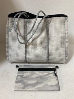 CHUCHKA IVY TOTE BAG IN WHITE/CAMO: LOCATION - BR3