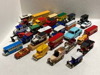 A LARGE COLLECTION OF VINTAGE DIE CAST TOY CARS: LOCATION - BR9