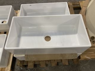 (COLLECTION ONLY) LONDON STYLE SINGLE BOWL CERAMIC KITCHEN SINK 920 X 460 X 260MM - RRP £365: LOCATION - D7