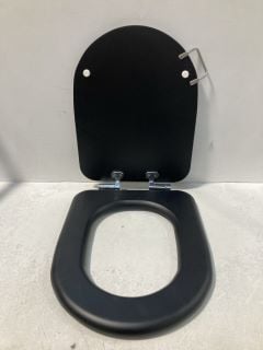 RAK BLACK SOFT CLOSE LUXURY TOILET SEAT - RRP £105: LOCATION - RACKING 3