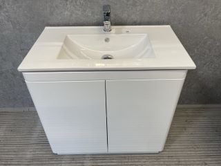 (COLLECTION ONLY) FLOOR STANDING 2 DOOR SINK UNIT IN WHITE WITH A 810 X 470MM 1TH CERAMIC BASIN COMPLETE WITH A MONO BASIN MIXER TAP & CHROME SPRUNG WASTE - RRP £860: LOCATION - PHOTO BOOTH