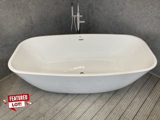 (COLLECTION ONLY) 1800 X 880MM MODERN TWIN SKINNED DOUBLE ENDED FREESTANDING BATH WITH INTEGRAL CHROME SPRUNG WASTE & OVERFLOW - RRP £1728: LOCATION - PHOTO BOOTH