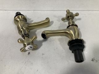 PAIR OF TRADITIONAL CROSSHEAD BASIN PILLAR TAPS IN BRUSHED BRASS - RRP £180: LOCATION - R1