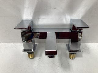 SQUARE STYLED BATH FILLER IN CHROME - RRP £290: LOCATION - RACKING 2