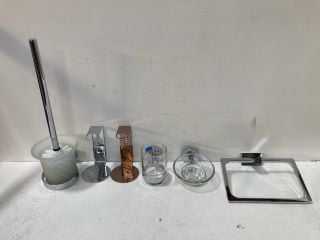 QTY OF ASSORTED BATHROOM ACCESSORIES & FITTINGS: LOCATION - RACKING 2