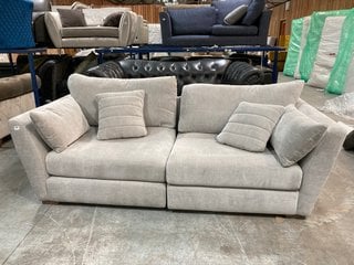 CALISTA EXTRA LARGE 4 SEATER SPLIT FULL BACK SOFA WITH FLUTING IN SOFT CHENILLE SILVER COLOUR FABRIC: LOCATION - D7