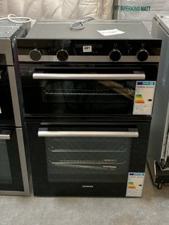 SIEMENS BUILT IN DOUBLE ELECTRIC OVEN: MODEL MB535A0S0B - RRP £879: LOCATION - D6