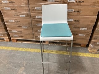 JOHN LEWIS & PARTNERS CONTEMPORARY STYLE BAR STOOL IN WHITE WITH TEAL PU SEAT PAD AND CHROME LEGS: LOCATION - C9