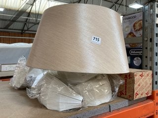 QTY OF ASSORTED ITEMS TO INCLUDE MODERN STYLE LAMP SHADE IN NATURAL: LOCATION - BR13