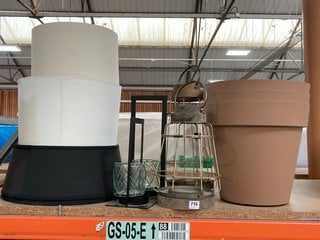 QTY OF ASSORTED ITEMS TO INCLUDE OUTDOOR CANDLE LANTERNS: LOCATION - BR13