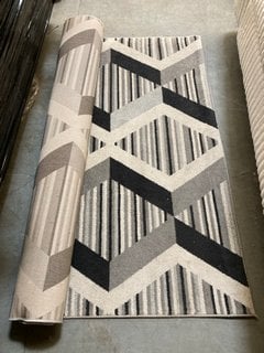 FABB FURNITURE EX-DISPLAY ASIATIC LONDON EASY LIVING COLT FLOOR RUG IN DIAMOND MULTI GREY DESIGN : SIZE 160 X 230CM - RRP £190 (UNUSED RETAIL STOCK): LOCATION - A10