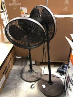 2 X JOHN LEWIS & PARTNERS 16" PEDESTAL FANS IN BLACK: LOCATION - A3