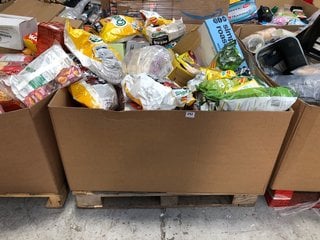 PALLET OF ASSORTED FOOD ITEMS TO INCLUDE OLD EL PASO TORTILLAS WRAPS BB 17/11/24: LOCATION - A6 (KERBSIDE PALLET DELIVERY)