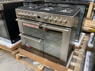 STOVES STERLING S900DF 90CM DUAL FUEL RANGE COOKER IN STAINLESS STEEL MODEL : 444444482 RRP - £1859: LOCATION - B3 (KERBSIDE PALLET DELIVERY)