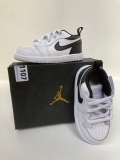 NIKE CHILDRENS JORDAN 1 LOW ALT TRAINERS IN WHITE/BLACK-WHITE - SIZE UK 6.5: LOCATION - E2