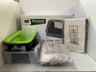 5 X PET ITEMS TO INCLUDE FERPLAST ATLAS CAR 80 PET CARRIER: LOCATION - WH4