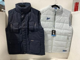 AVEC MENS EVOLVE PUFFER BODYWARMER IN GREY- UK SIZE M TO INCLUDE CHAMPION EXMOOR BODY WARMER IN NAVY- UK SIZE L: LOCATION - WH8