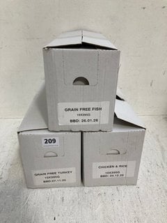 3 X VARIED PACKS OF DOG FOOD IN VARIOUS FLAVOURS TO INCLUDE GRAIN FREE TURKEY - BBE 27/11/2025: LOCATION - WH10