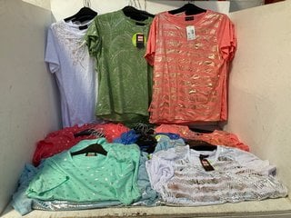 QTY OF ANNA ROSE WOMEN'S CLOTHING IN VARIOUS DESIGNS & SIZES TO INCLUDE WHITE SHORT SLEEVE TOP WITH ROSE GOLD FLORAL DETAIL - UK SIZE LARGE: LOCATION - H15