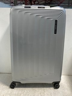 SAMSONITE LARGE HARDSHELL SUITCASE IN GREY: LOCATION - H14