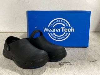 WEARER TECH WOMENS CROC STYLE SHOES IN BLACK - UK SIZE 5: LOCATION - H13