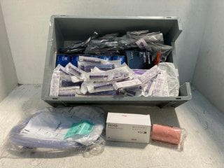 QTY OF ASSORTED MEDICAL ITEMS TO INCLUDE SIMPLA S2 URINE COLLECTION BAGS: LOCATION - G2