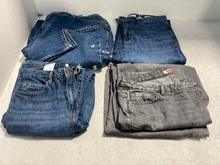 5 X PAIRS OF JOHN LEWIS & PARTNERS LADIES JEANS IN VARIOUS SIZES TO INCLUDE WIDE LEG MID WASH JEANS -UK SIZE 8: LOCATION - G2