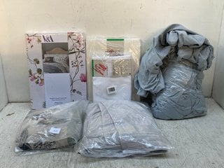 QTY OF ASSORTED JOHN LEWIS & PARTNERS HOUSEHOLD ITEMS TO INCLUDE V&A KILBURN FLORAL DOUBLE DUVET COVER SET: LOCATION - G4