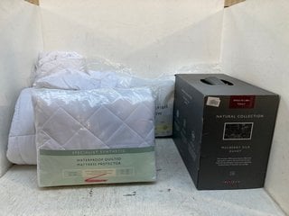 QTY OF ASSORTED JOHN LEWIS & PARTNERS BEDDING ITEMS TO INCLUDE MULBERRY SILK 6-7 TOG SINGLE DUVET: LOCATION - G4