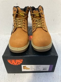 WS INDUSTRIAL FOOTWEAR LEATHER LACE UP SAFETY BOOTS IN HONEY- UK SIZE 10: LOCATION - G7