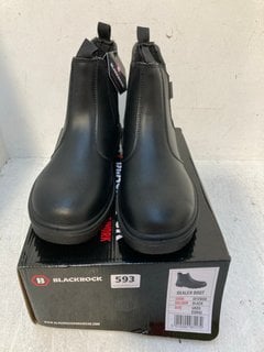 BLACKROCK CHUKKA SAFETY BOOTS IN BLACK- UK SIZE 8 TO INCLUDE BLACKROCK DEALER SAFETY BOOTS IN BLACK- UK SIZE 9: LOCATION - G7