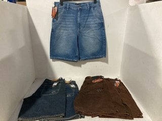 6 X ASSORTED MENS ROUTE ONE SUPER BAGGY SHORTS IN VARIOUS SIZES & STYLES TO INCLUDE ROUTE ONE WASHED BLUE SHORTS IN SIZE 34: LOCATION - G7