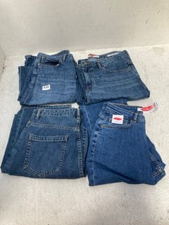 4 X PAIRS OF JOHN LEWIS & PARTNERS LADIES JEANS IN VARIOUS SIZES TO INCLUDE MUM JEANS IN MID WASH BLUE- UK SIZE 8: LOCATION - G8