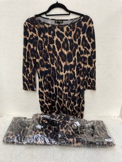 4 X QED LONDON FIT AND FLARE JERSEY DRESSES IN ANIMAL PRINT- VARIOUS SIZES TO INCLUDE UK SIZE S: LOCATION - G11