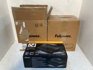 3 X ASSORTED HOUSEHOLD ITEMS TO INCLUDE FELLOWES CLIMATE CONTROL UNDER DESK PEDI RELIEF STEP: LOCATION - F17