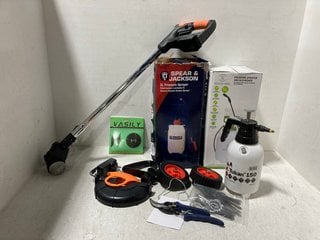 QTY OF ASSORTED OUTDOOR ITEMS TO INCLUDE SPEARS & JACKSON 5 LITRE PRESSURE SPRAYER: LOCATION - F12