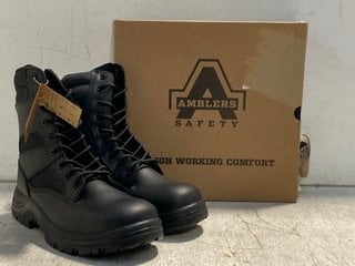 PAIR OF AMBLERS SAFETY FS009C STEEL TOE WORKING BOOTS IN BLACK - SIZE UK 8: LOCATION - F11