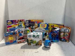 QTY OF ASSORTED CHILDRENS TOYS TO INCLUDE PLAYSKOOL FLIP RACERS TRANSFORMERS RESCUE BOTS TOY: LOCATION - F11