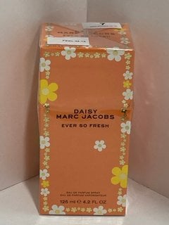 MARC JACOBS DAISY EVER SO FRESH 125ML EAU DE PARFUM - RRP £112: LOCATION - TABLE 1